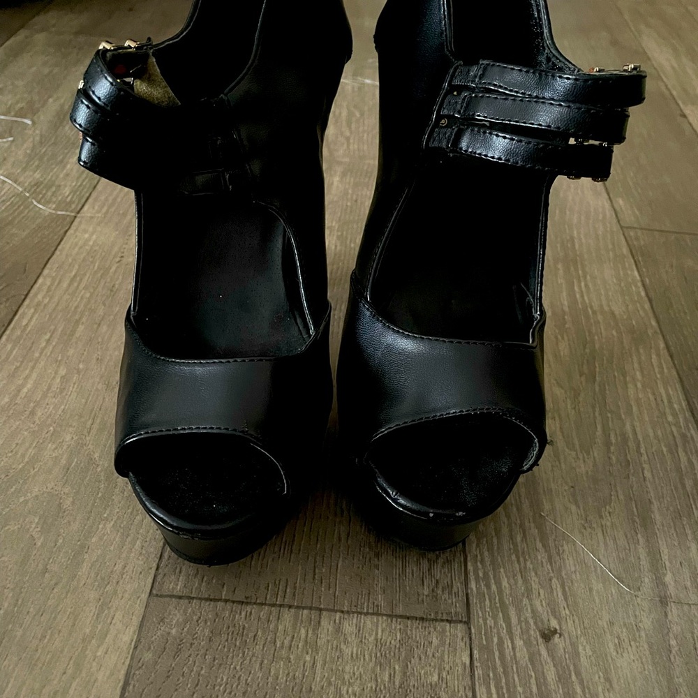 Black Peep toe heels